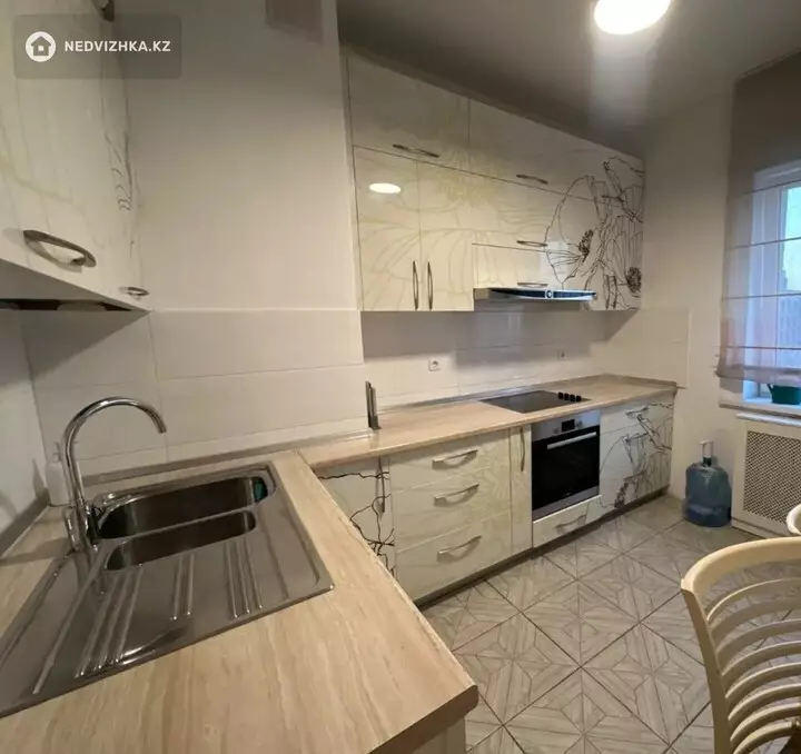 3-комнатная квартира, этаж 14 из 20, 120 м², На длительный срок, фотография 5