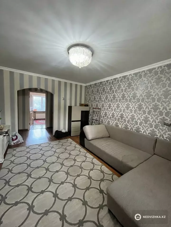 3-комнатная квартира, этаж 3 из 5, 60 м², фотография 3