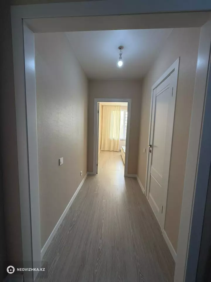 2-комнатная квартира, этаж 9 из 9, 44 м², фотография 3
