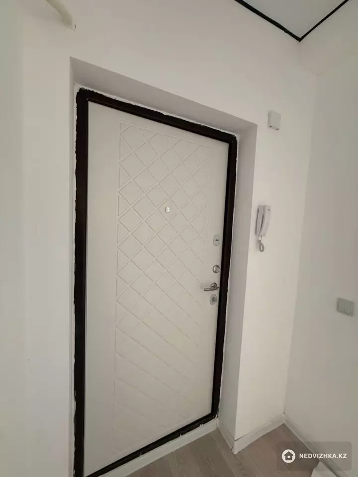 3-комнатная квартира, этаж 1 из 5, 83 м², На длительный срок, фотография 4