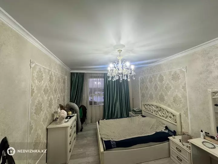 3-комнатная квартира, этаж 8 из 9, 88 м², фотография 2