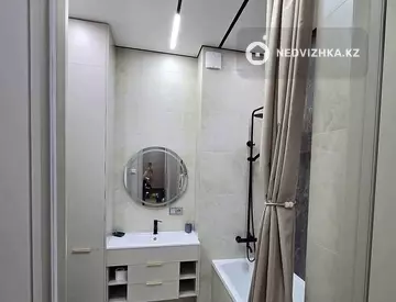 2-комнатная квартира, этаж 7 из 12, 65 м², На длительный срок