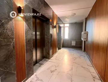 1-комнатная квартира, этаж 11 из 24, 28 м², миниатюра 2