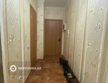 2-комнатная квартира, этаж 8 из 18, 53 м², миниатюра 1