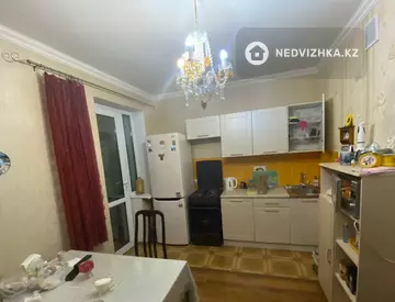 2-комнатная квартира, этаж 8 из 18, 53 м², миниатюра 2