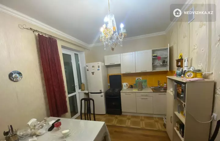 2-комнатная квартира, этаж 8 из 18, 53 м², фотография 2