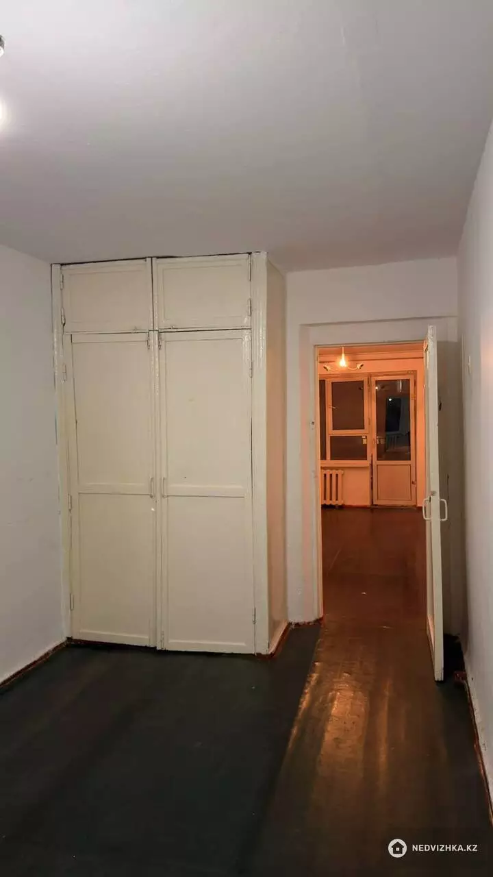 3-комнатная квартира, этаж 4 из 5, 60 м², фотография 2