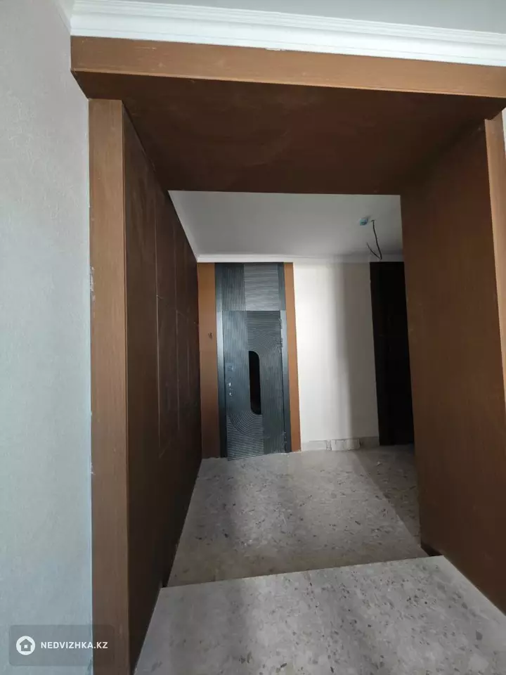 2-комнатная квартира, этаж 2 из 5, 75 м², фотография 4
