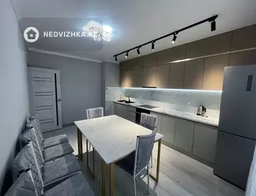 2-комнатная квартира, этаж 9 из 12, 70 м², На длительный срок