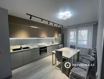 2-комнатная квартира, этаж 9 из 12, 70 м², На длительный срок