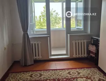 2-комнатная квартира, этаж 5 из 5, 47 м², миниатюра 2