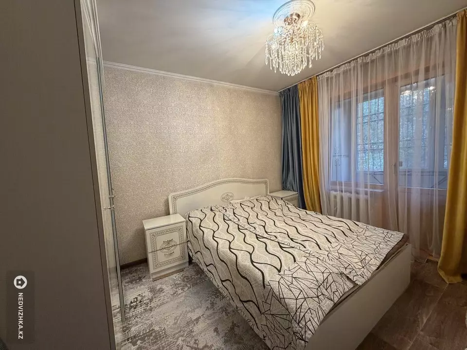 2-комнатная квартира, этаж 2 из 5, 52 м², фотография 3