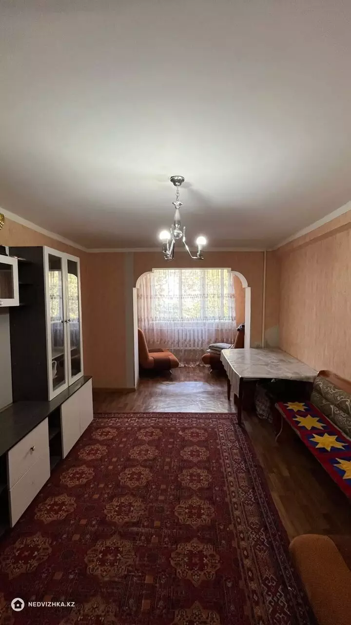 3-комнатная квартира, этаж 2 из 4, 62 м², фотография 2