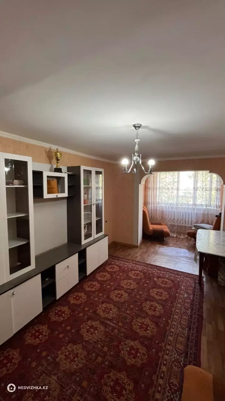 3-комнатная квартира, этаж 2 из 4, 62 м², фотография 3
