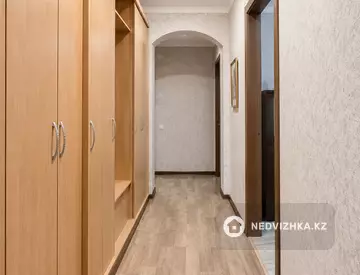 2-комнатная квартира, этаж 1 из 6, 56 м², На длительный срок, миниатюра 2