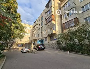2-комнатная квартира, этаж 1 из 5, 50 м², миниатюра 1