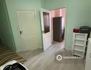 2-комнатная квартира, этаж 2 из 5, 56 м², миниатюра 2