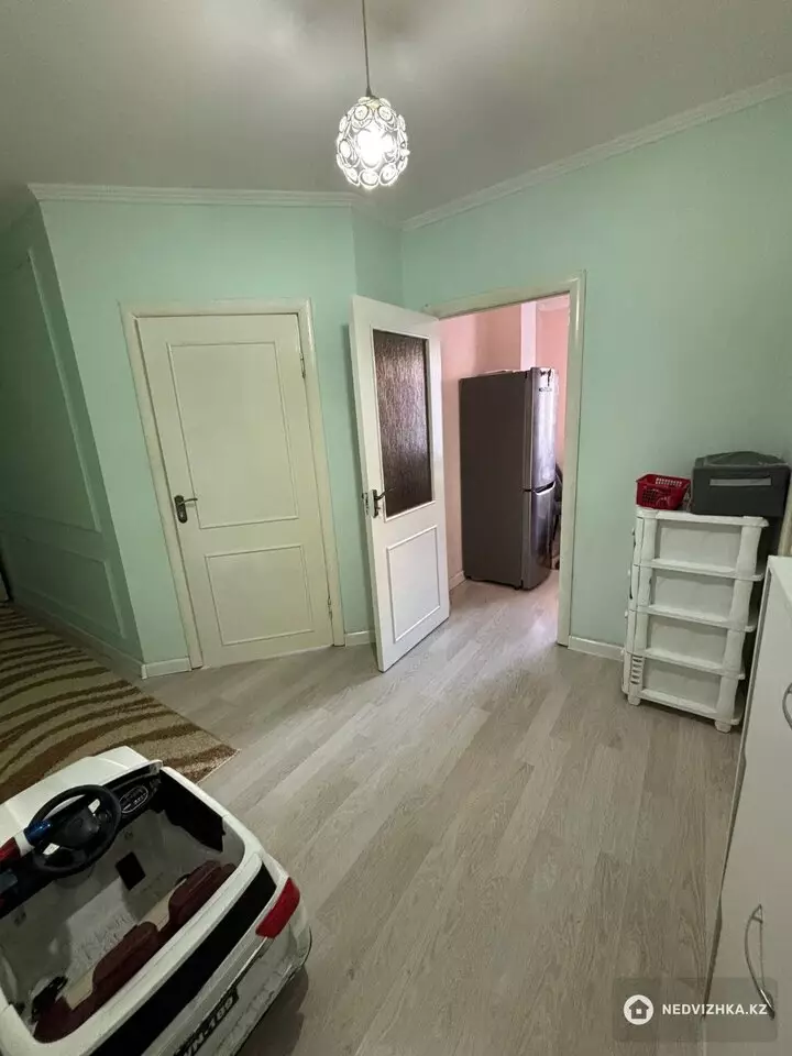 2-комнатная квартира, этаж 2 из 5, 56 м², фотография 2