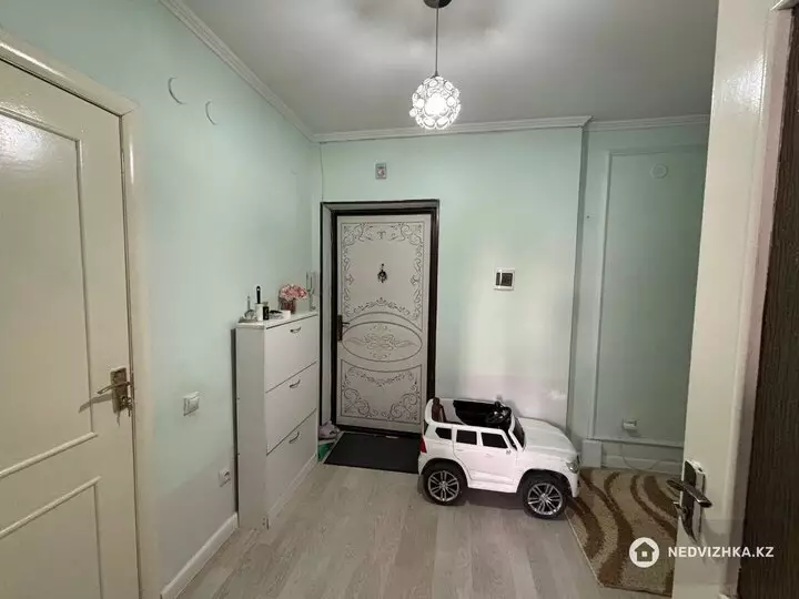 2-комнатная квартира, этаж 2 из 5, 56 м², фотография 3