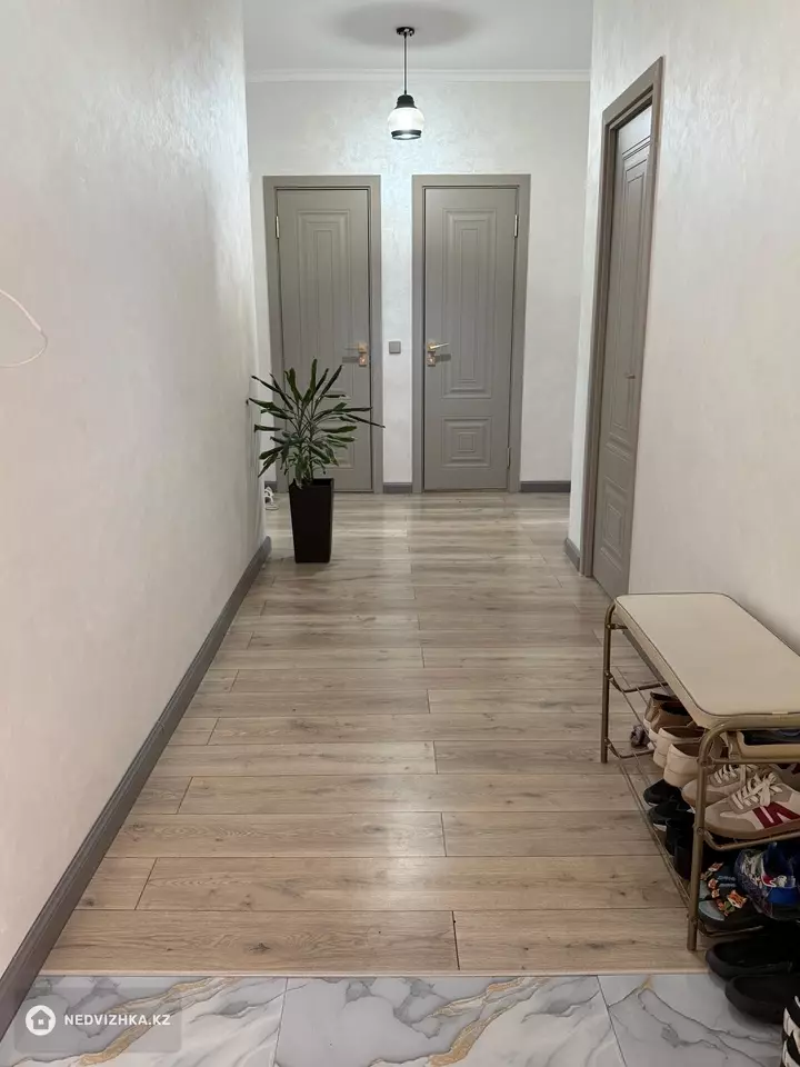 2-комнатная квартира, этаж 3 из 5, 63 м², фотография 2