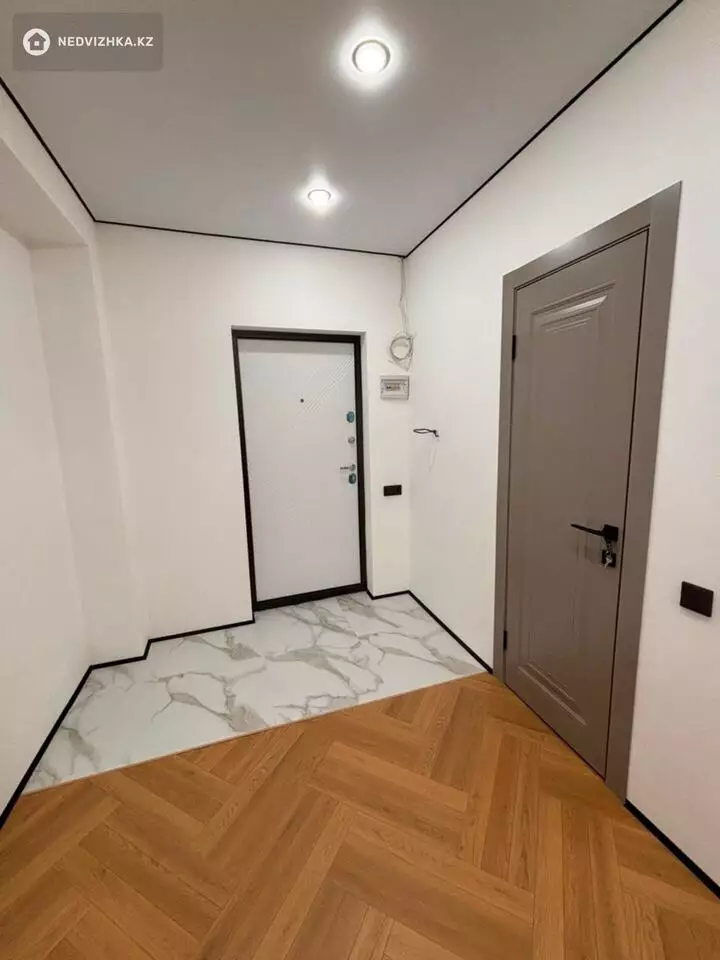 3-комнатная квартира, этаж 4 из 5, 100 м², фотография 3