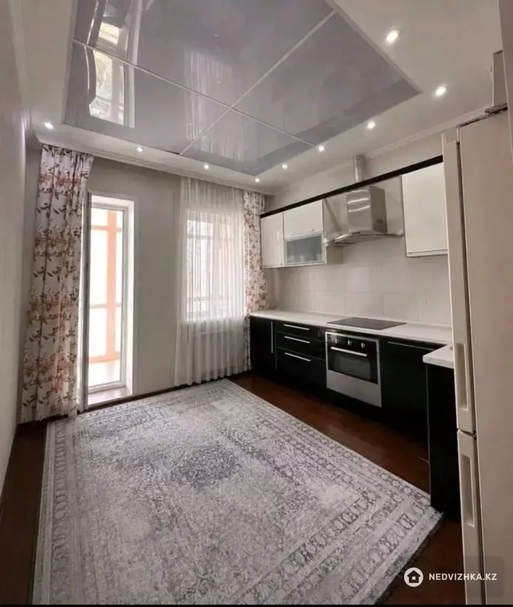 2-комнатная квартира, этаж 9 из 9, 71 м², фотография 3