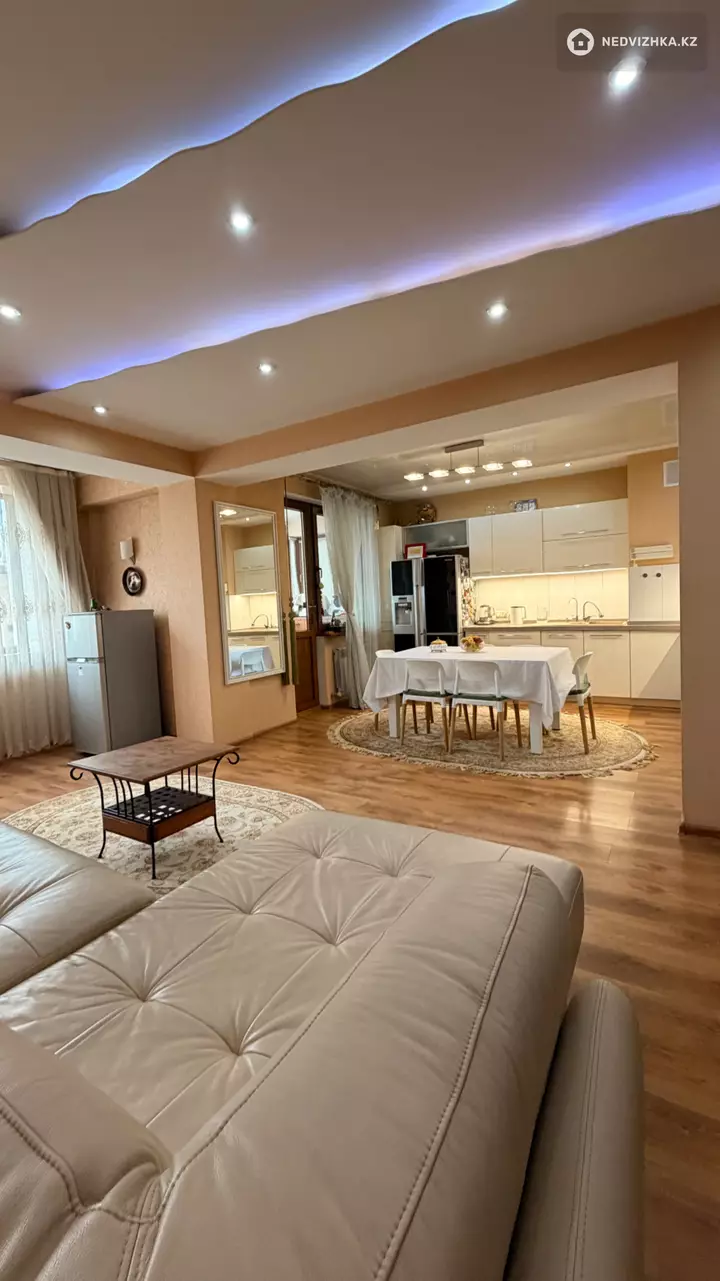 6-комнатная квартира, этаж 9 из 10, 263 м², фотография 2