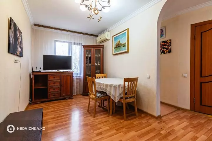 2-комнатная квартира, этаж 4 из 4, 46 м², фотография 4