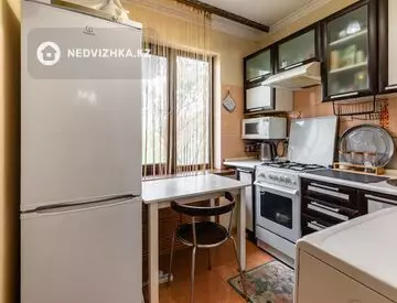 2-комнатная квартира, этаж 4 из 4, 46 м², миниатюра 10