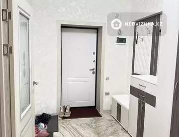 3-бөлмелі пәтер, қабат 5 барлық қабат саны 9, 75 м², Посуточно, 8-нобай