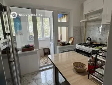 3-комнатная квартира, этаж 4 из 5, 58 м², миниатюра 6