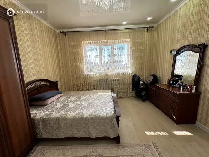 6-комнатный дом, 9 соток, 280 м², фотография 3