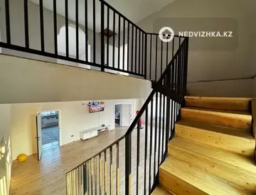 9-бөлмелі үй, 8 соттық, 240 м², 3-нобай