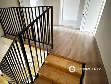 9-бөлмелі үй, 8 соттық, 240 м², 5-нобай