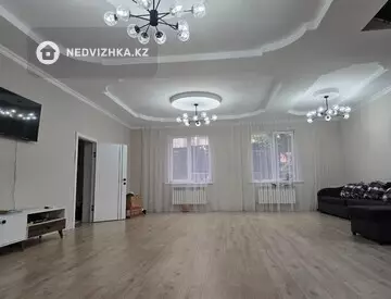 9-бөлмелі үй, 8 соттық, 240 м², 12-нобай