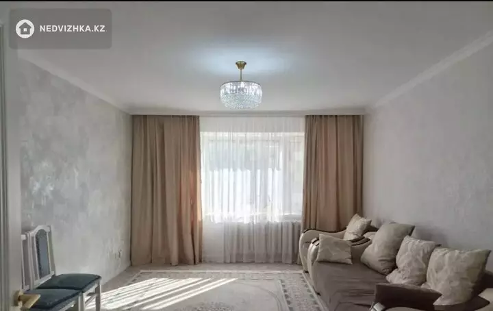 3-комнатная квартира, этаж 3 из 10, 86 м², На длительный срок, фотография 4