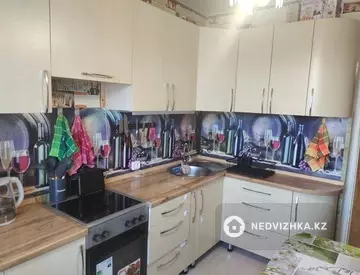 4-комнатная квартира, этаж 9 из 9, 82 м², миниатюра 6