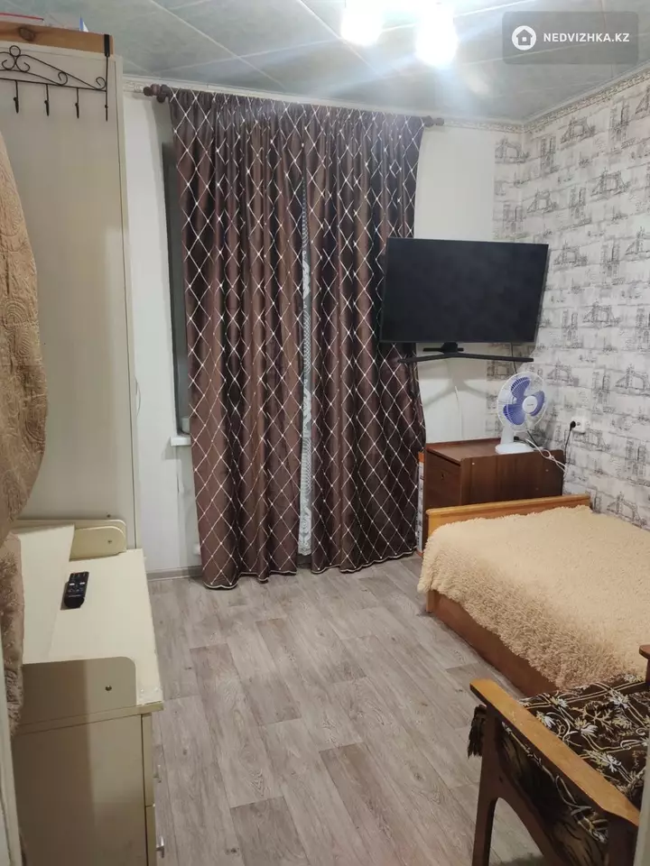 4-комнатная квартира, этаж 9 из 9, 82 м², фотография 3