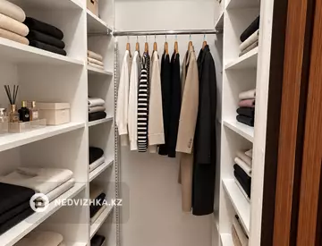 2-комнатная квартира, этаж 3 из 5, 56 м²