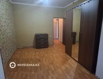 3-комнатная квартира, этаж 5 из 5, 70 м², миниатюра 4