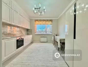 4-комнатная квартира, этаж 8 из 12, 111 м², миниатюра 1