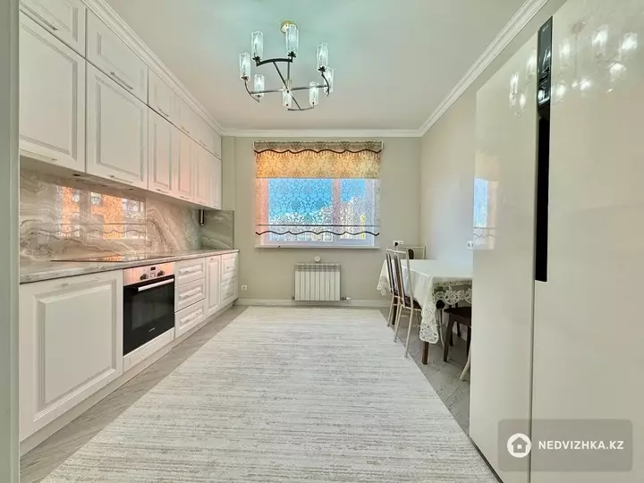 4-комнатная квартира, этаж 8 из 12, 111 м²