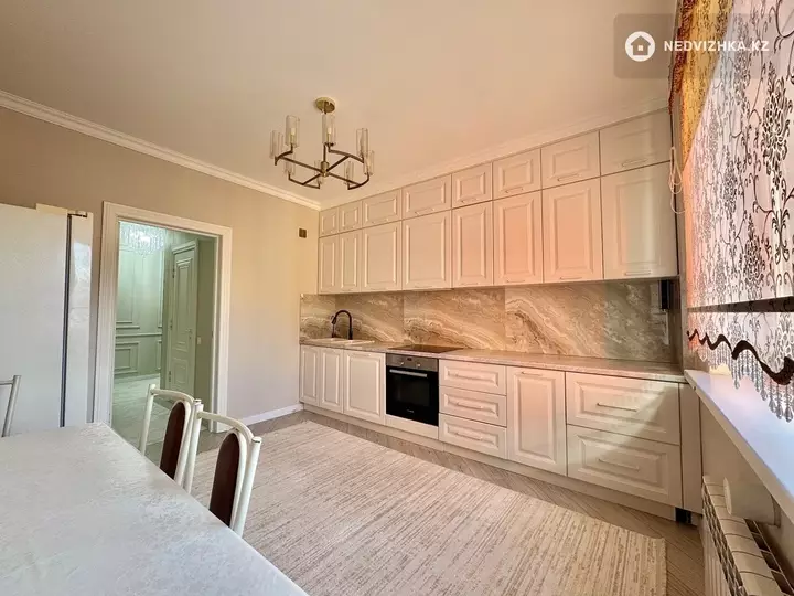 4-комнатная квартира, этаж 8 из 12, 111 м², фотография 4