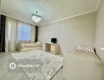 4-комнатная квартира, этаж 8 из 12, 111 м², миниатюра 5