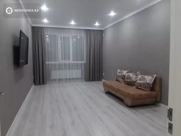 3-комнатная квартира, этаж 3 из 4, 100 м², фотография 3
