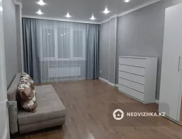 3-комнатная квартира, этаж 3 из 4, 100 м², миниатюра 4