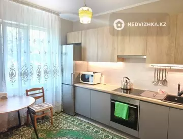 1-комнатная квартира, этаж 2 из 9, 42 м², На длительный срок, миниатюра 1