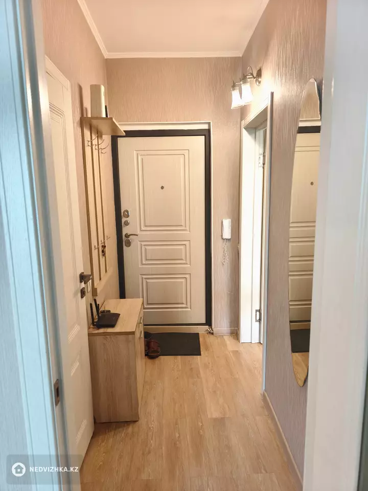 1-комнатная квартира, этаж 2 из 9, 42 м², На длительный срок, фотография 3
