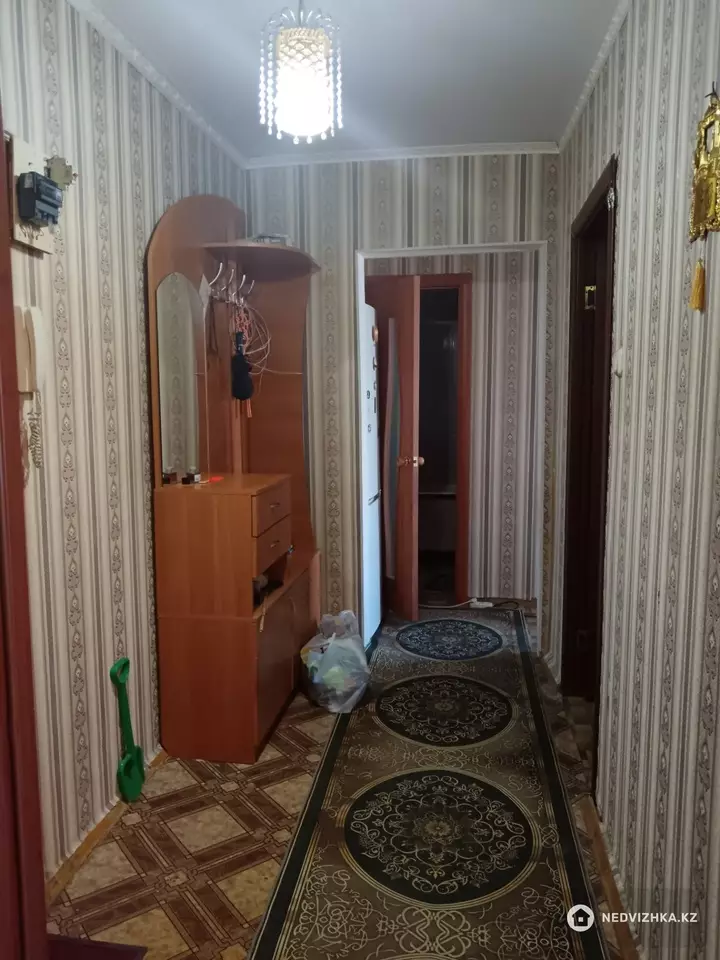 2-комнатная квартира, этаж 4 из 5, 49 м², фотография 3
