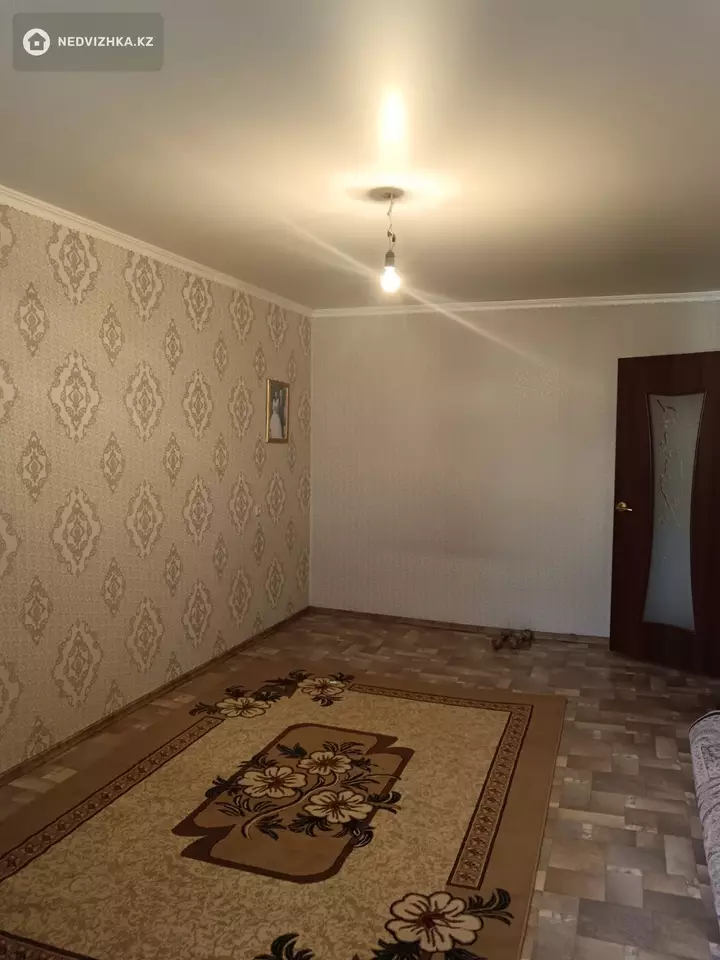 2-комнатная квартира, этаж 4 из 5, 49 м², фотография 2